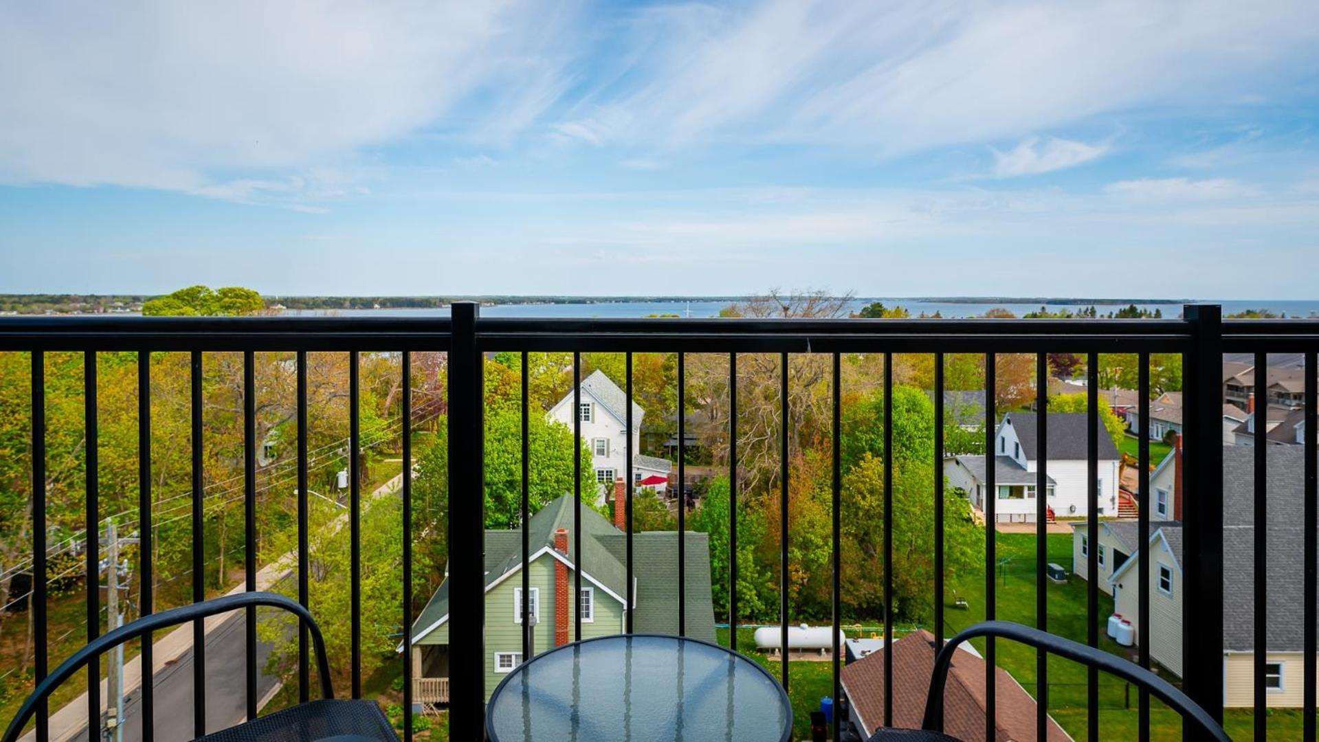 Hotel Shediac Bagian luar foto