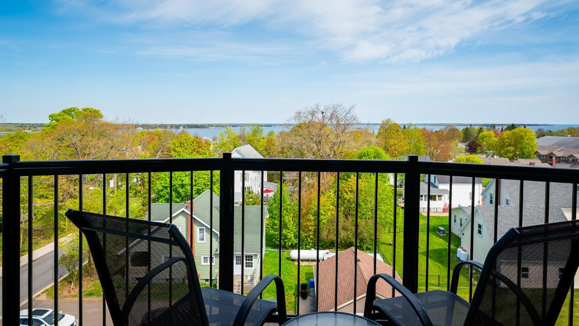 Hotel Shediac Bagian luar foto